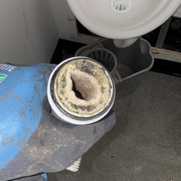 De-Scaling a Urinal at a commercial site, Leicester